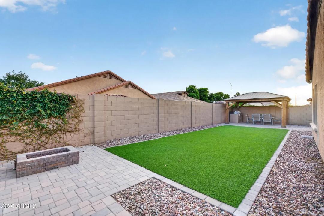 Real Estate Picture 22