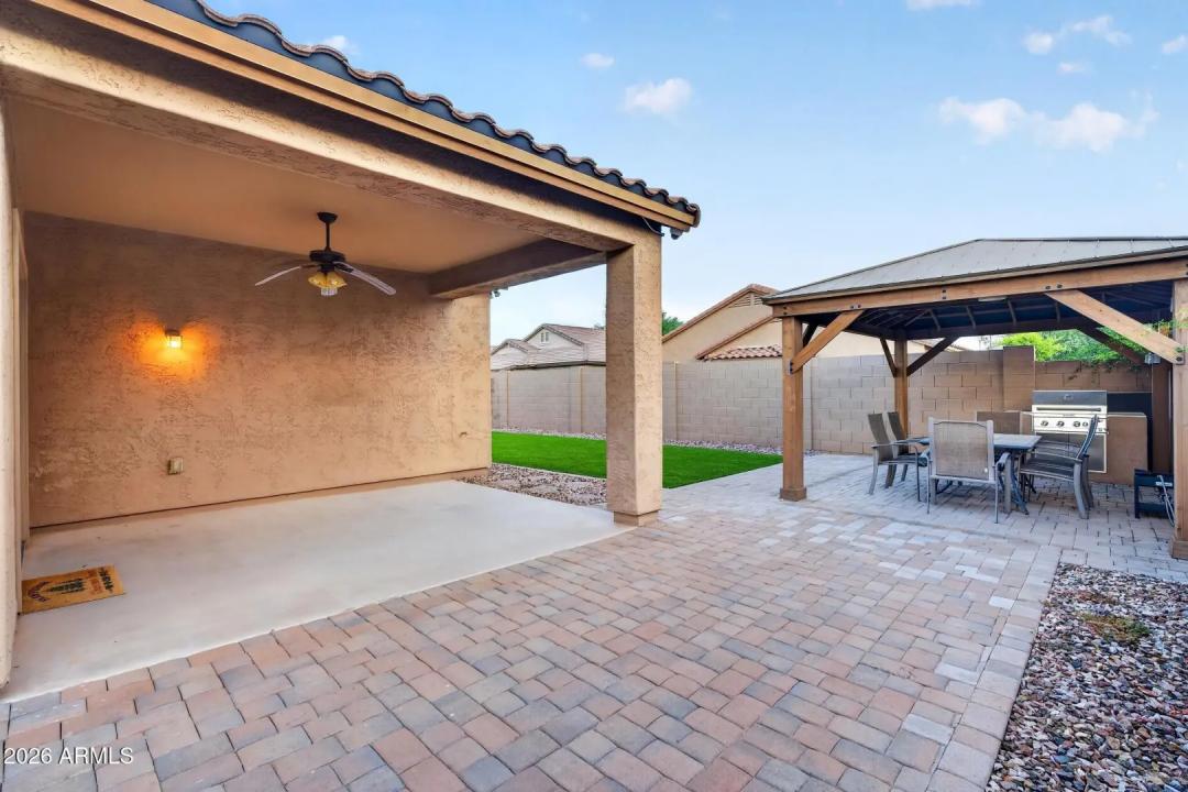 Real Estate Picture 18