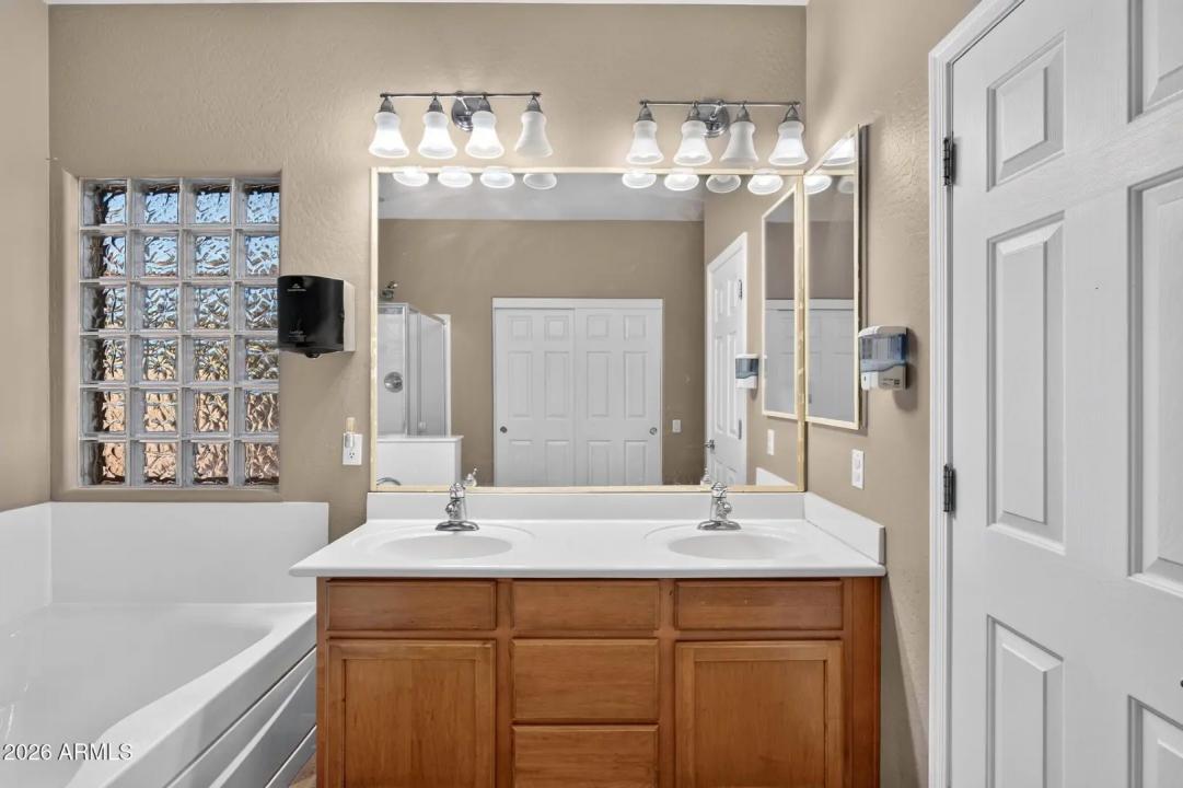 Real Estate Picture 16