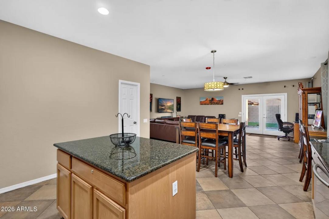 Real Estate Picture 5