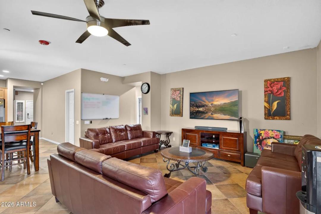 Real Estate Picture 8
