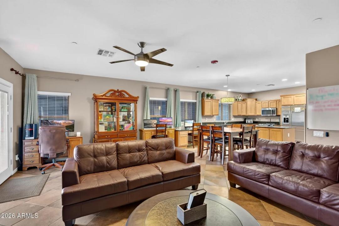 Real Estate Picture 9