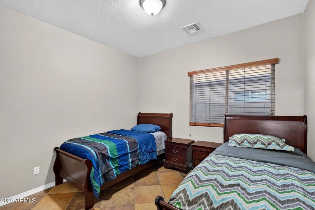 Real Estate Picture 10