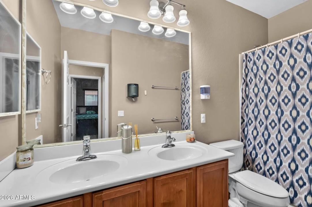 Real Estate Picture 11
