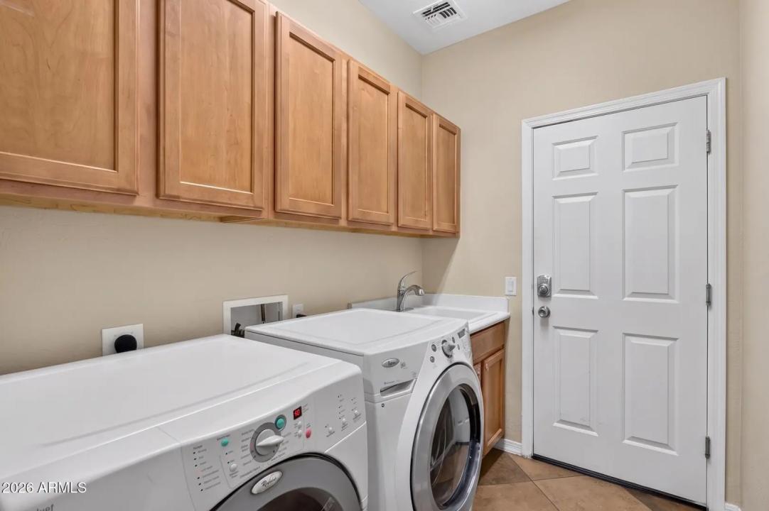 Real Estate Picture 17
