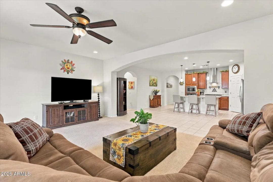 Real Estate Picture 3