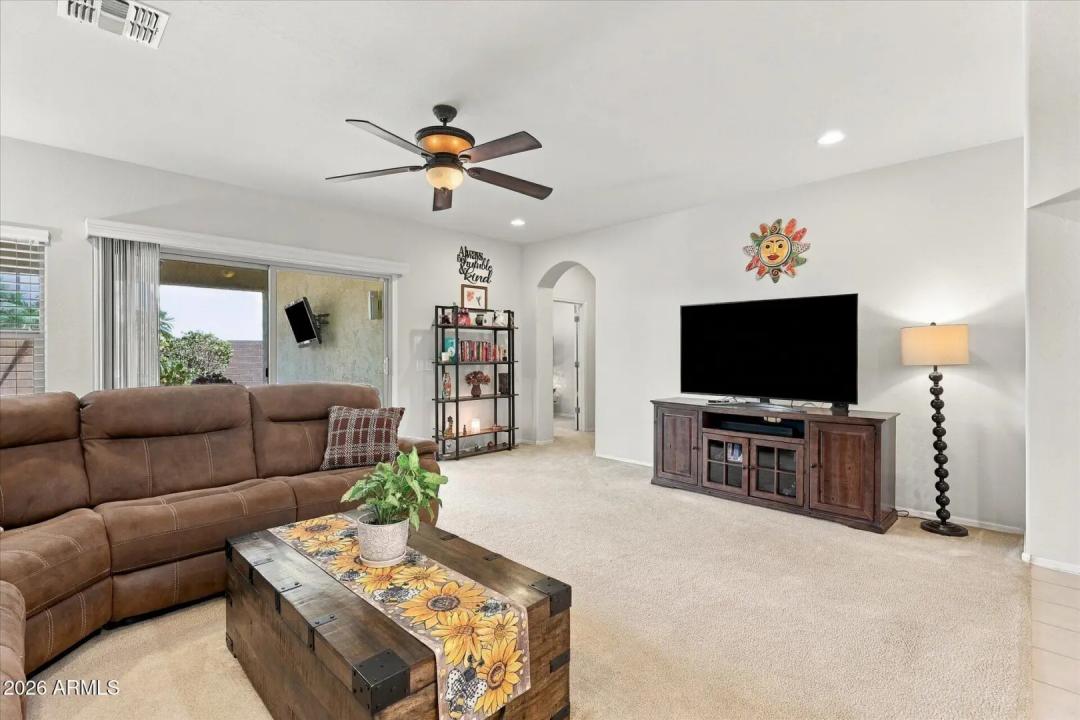 Real Estate Picture 12