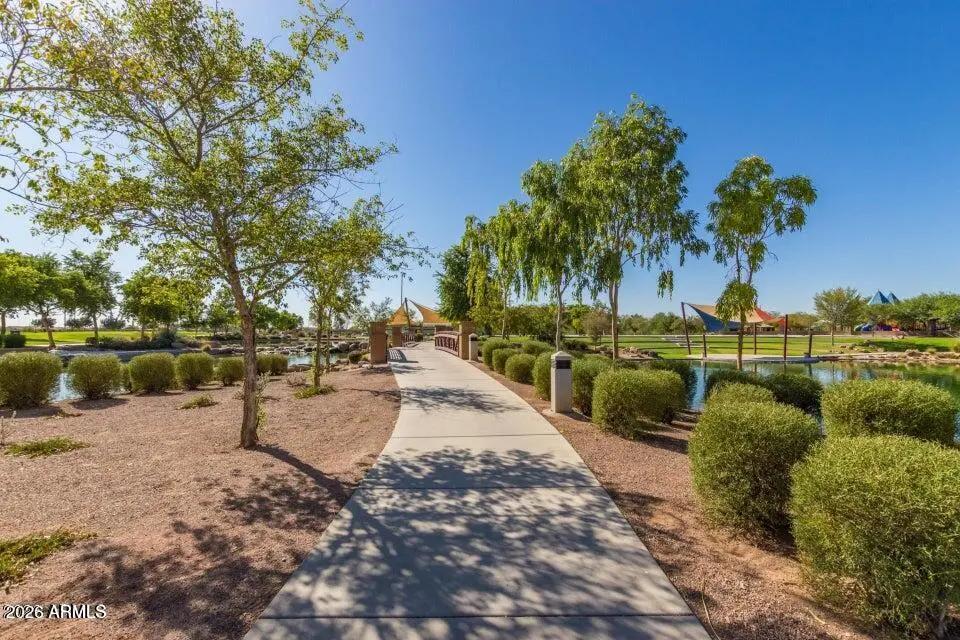 Real Estate Picture 33