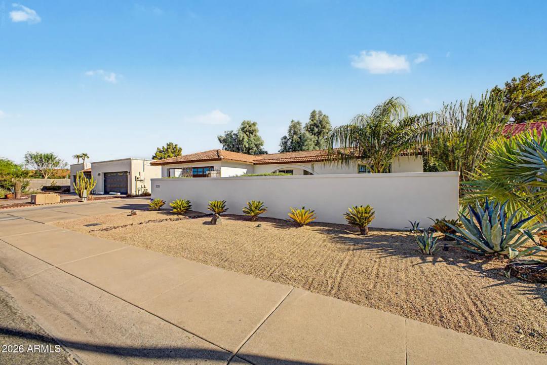 Real Estate Picture 3