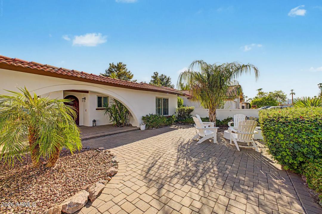Real Estate Picture 4