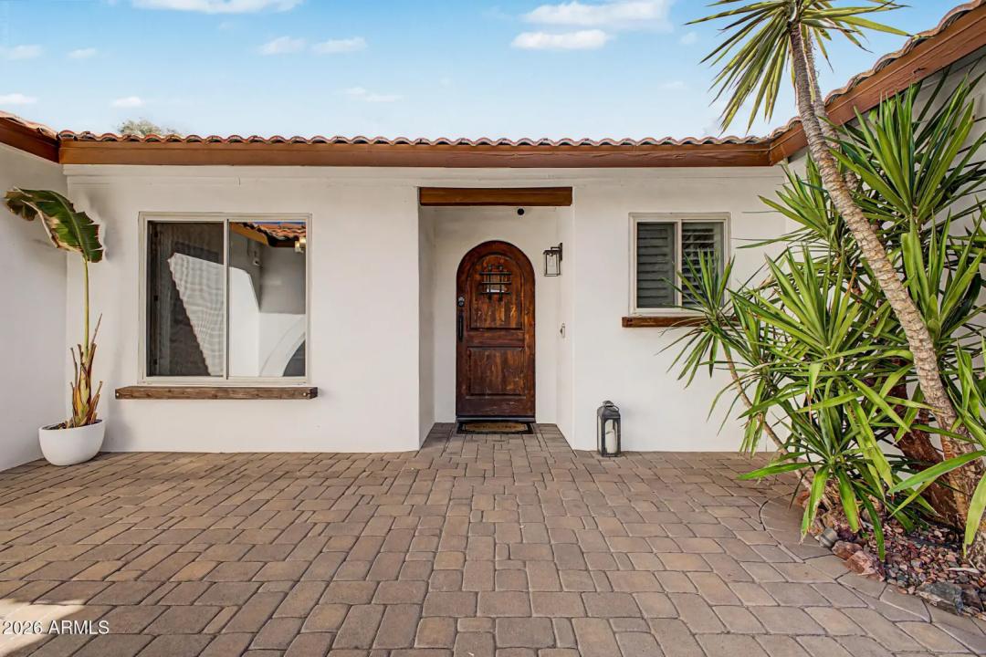 Real Estate Picture 7