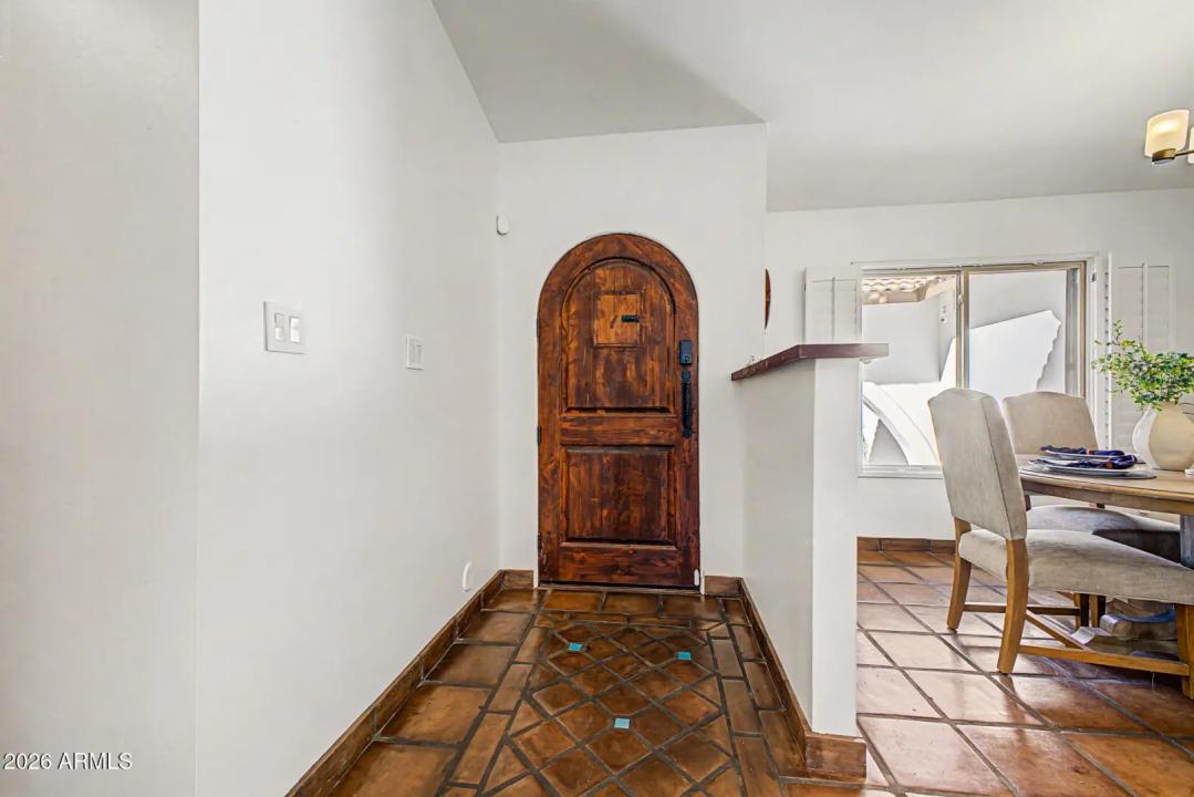 Real Estate Picture 8