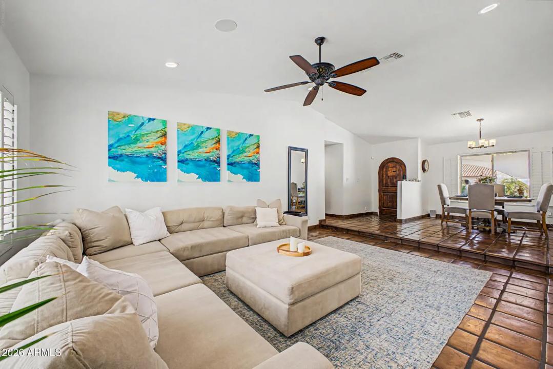 Real Estate Picture 14