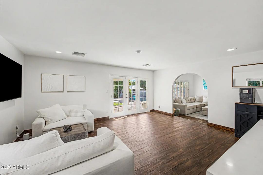 Real Estate Picture 16
