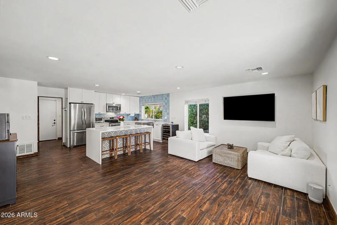 Real Estate Picture 15