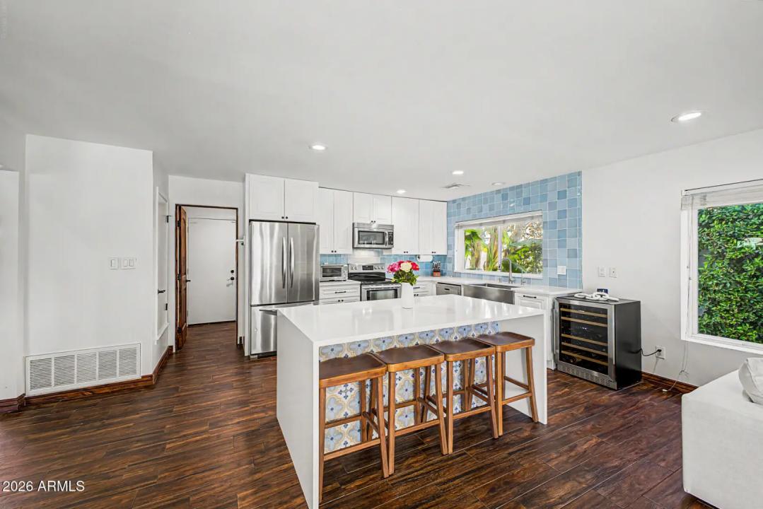 Real Estate Picture 17