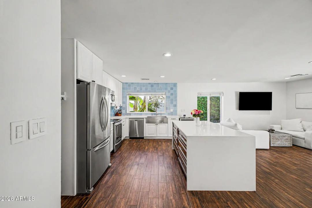 Real Estate Picture 20