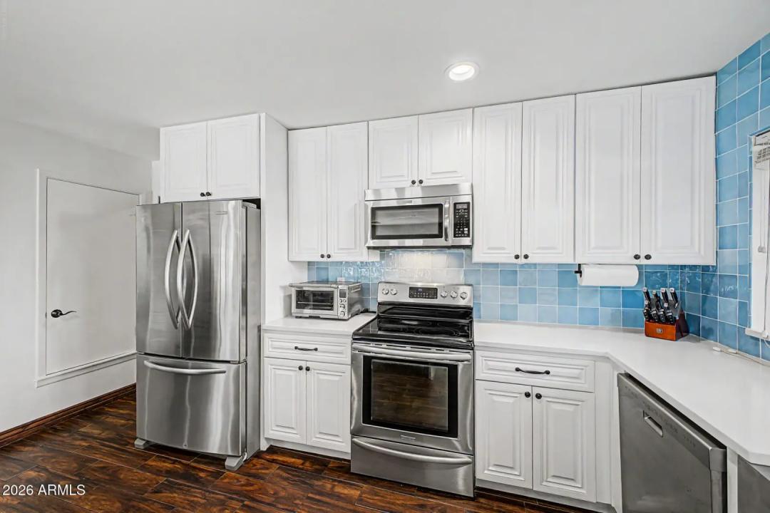 Real Estate Picture 22
