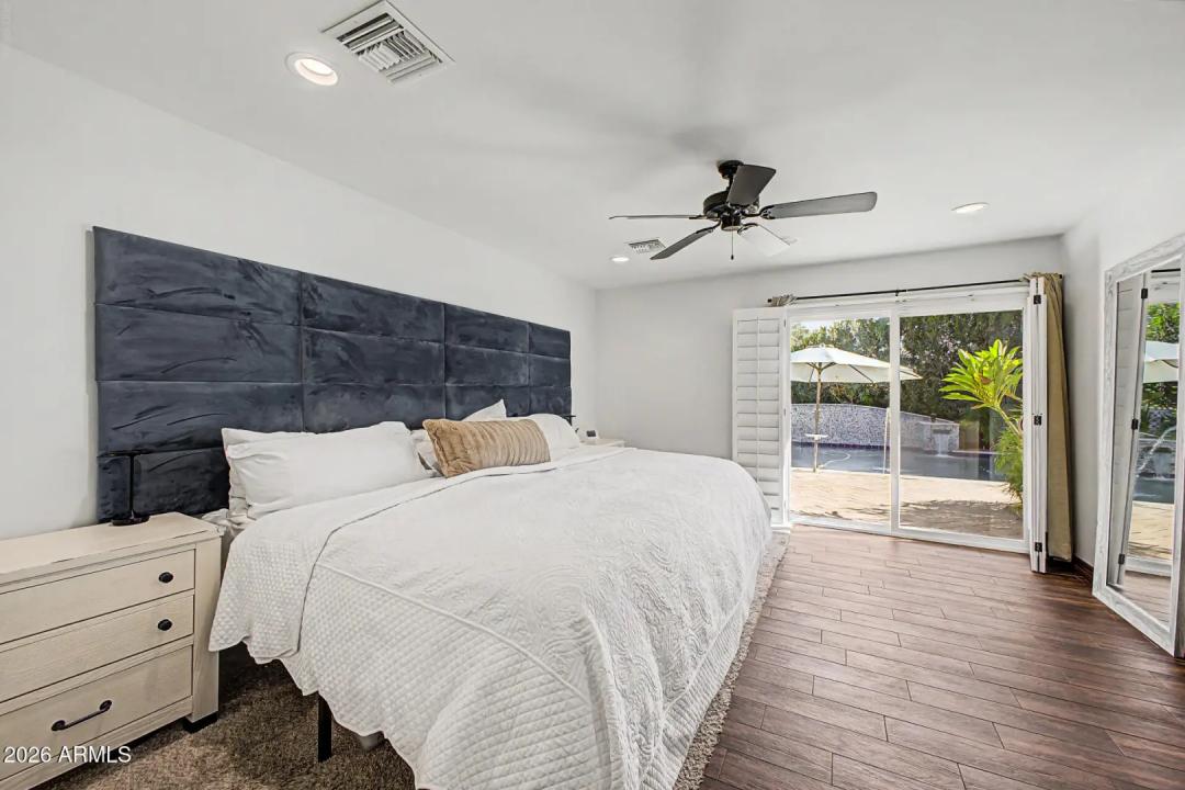 Real Estate Picture 24