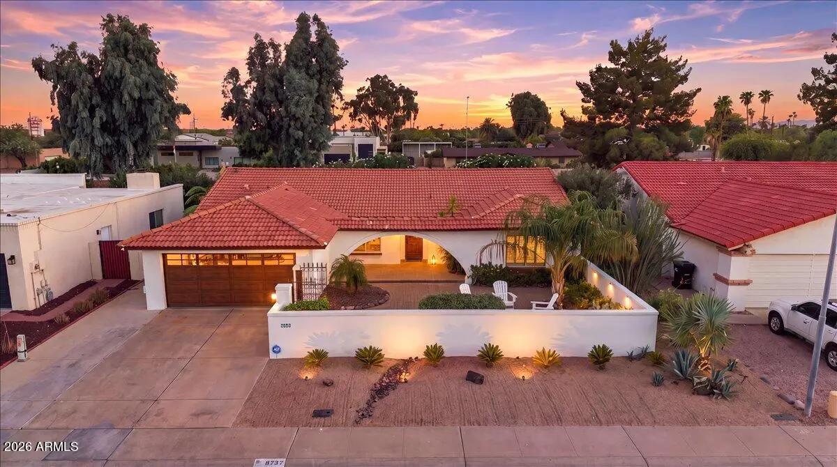 8737 E VIA DE LA GENTE Scottsdale AZ 85258