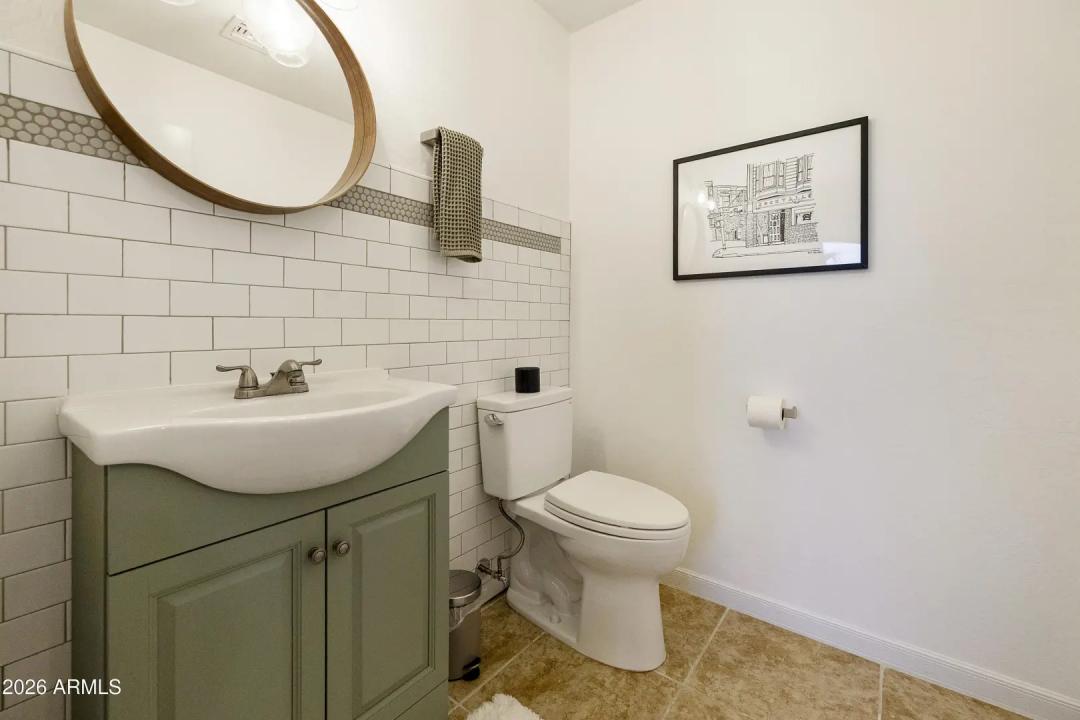 Real Estate Picture 21