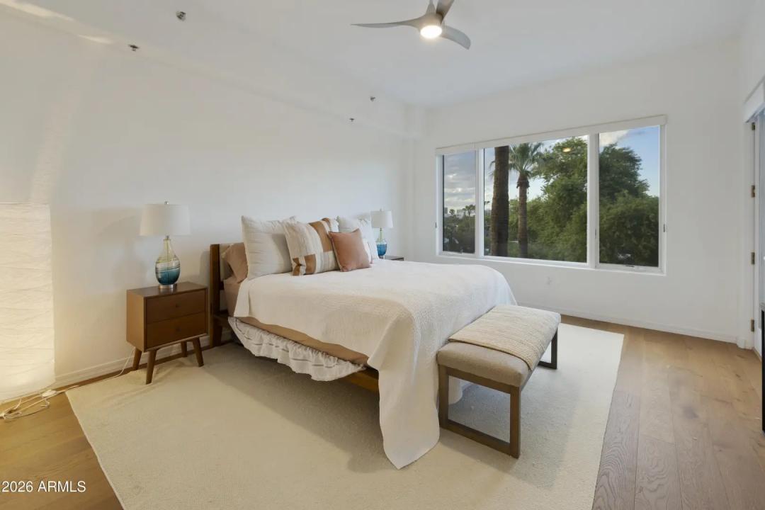Real Estate Picture 10