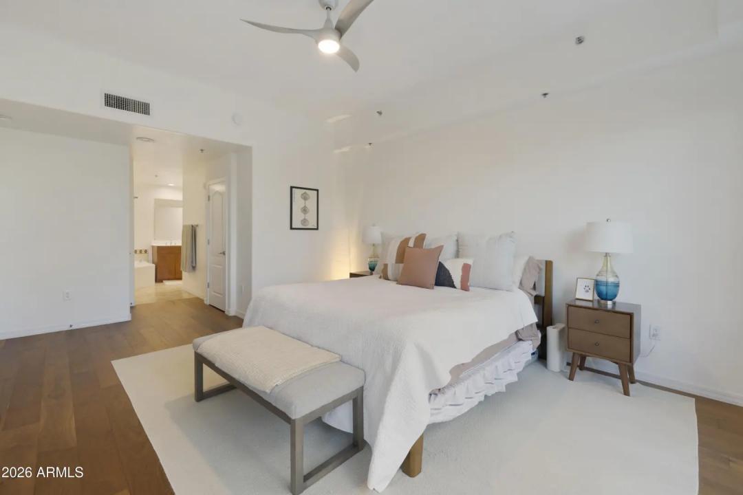 Real Estate Picture 11