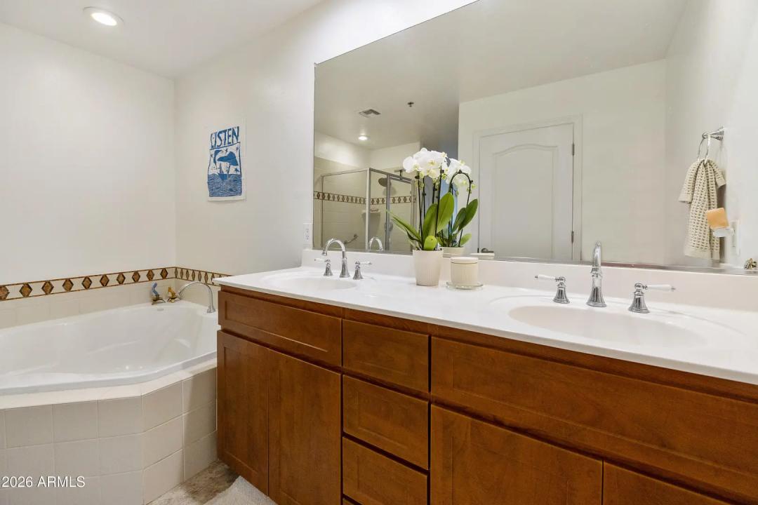 Real Estate Picture 12