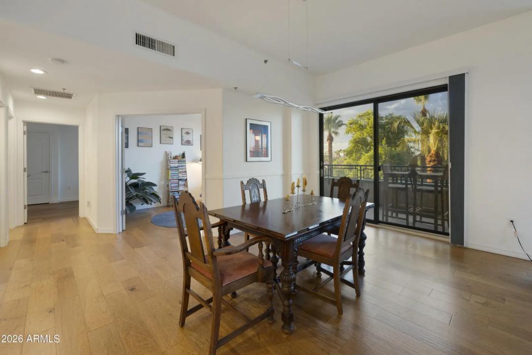 Real Estate Picture 9