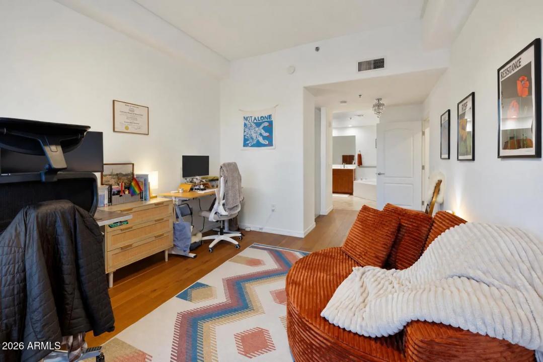 Real Estate Picture 15