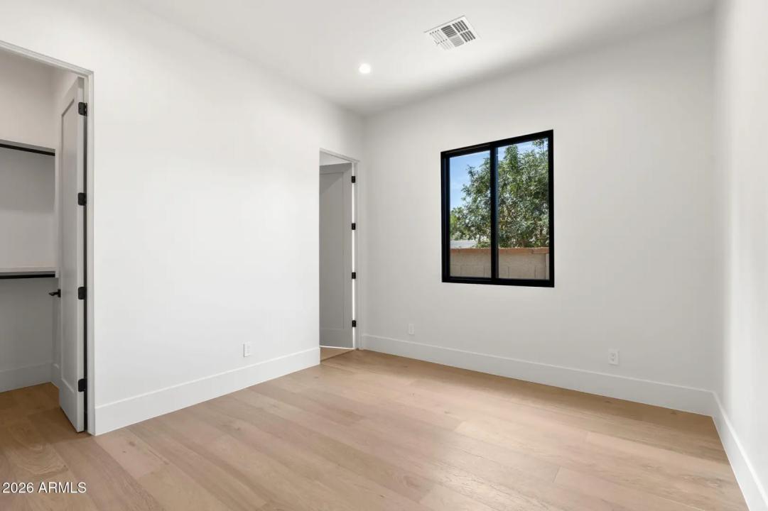 Real Estate Picture 27