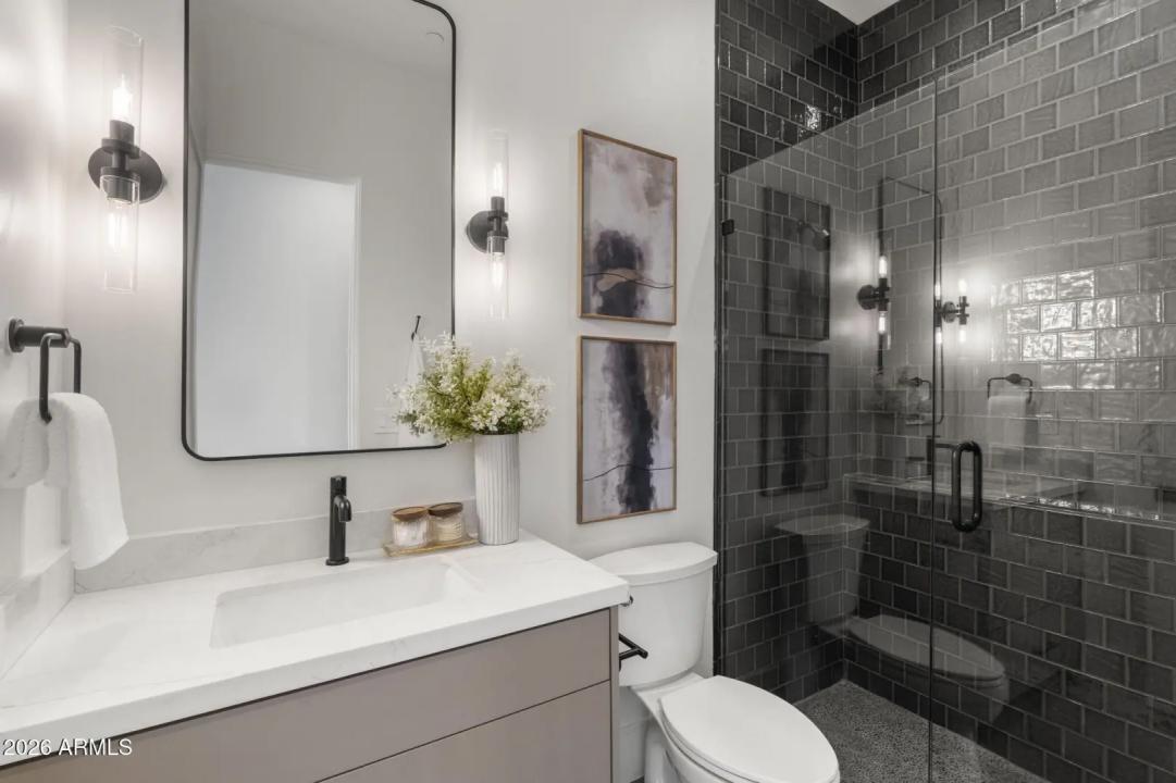 Real Estate Picture 24