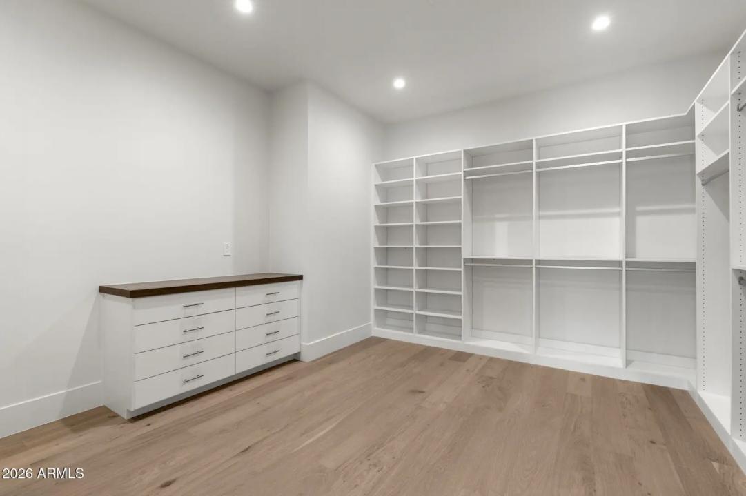 Real Estate Picture 22