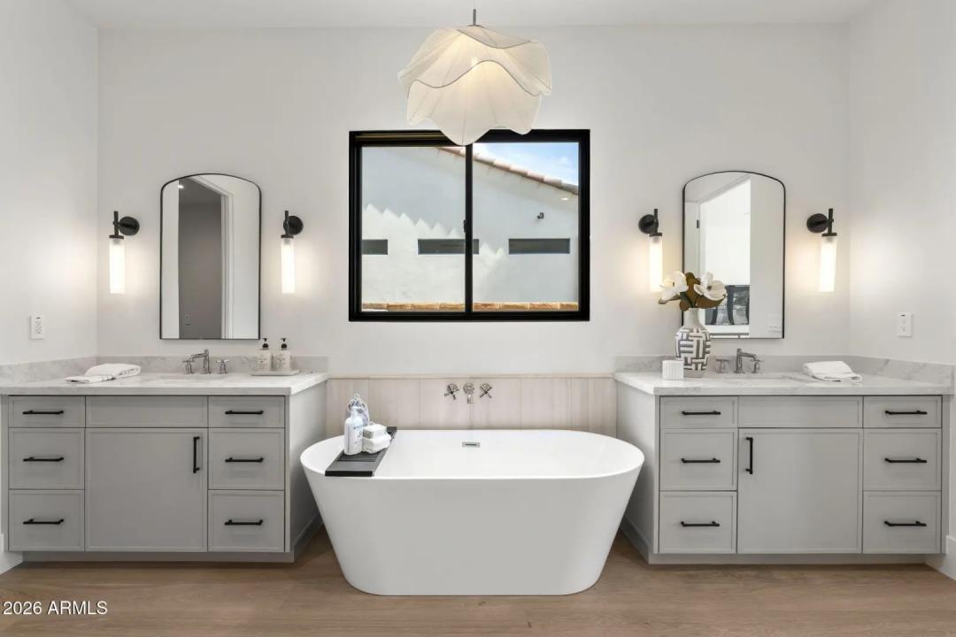 Real Estate Picture 19