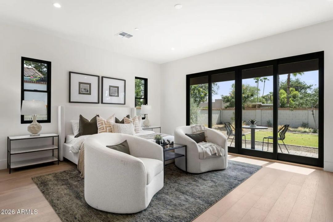 Real Estate Picture 17