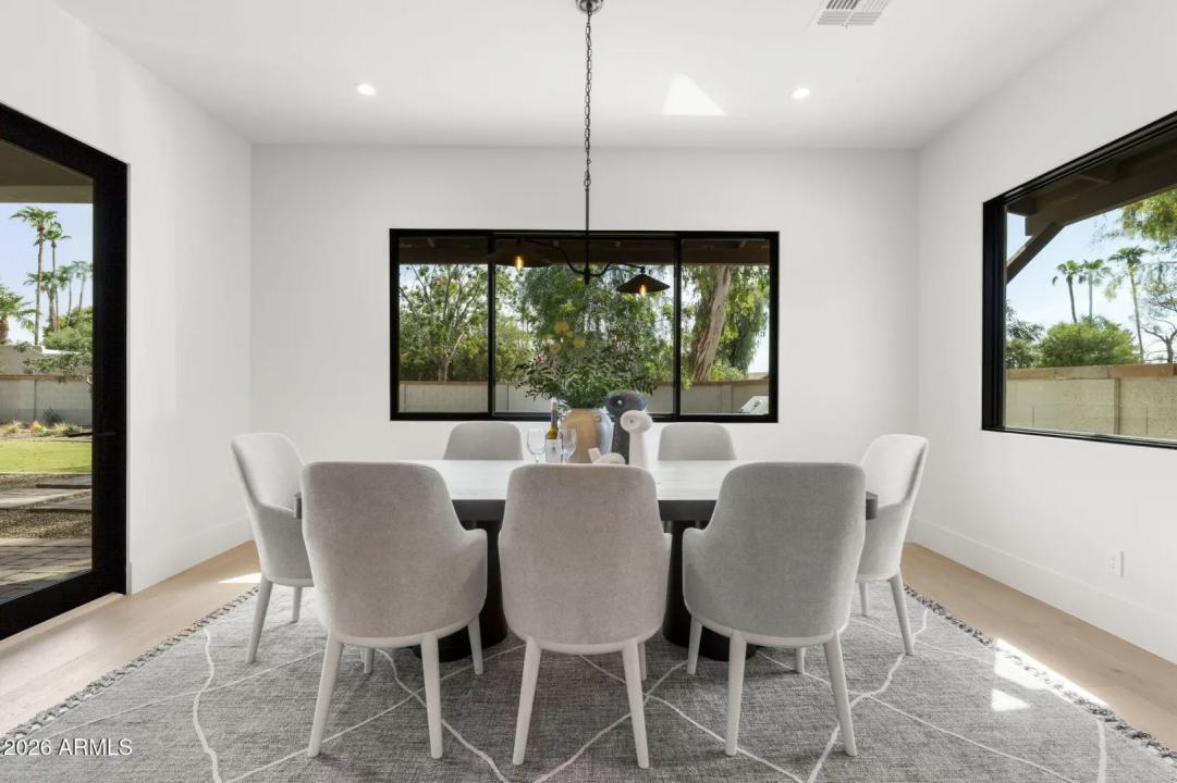 Real Estate Picture 14