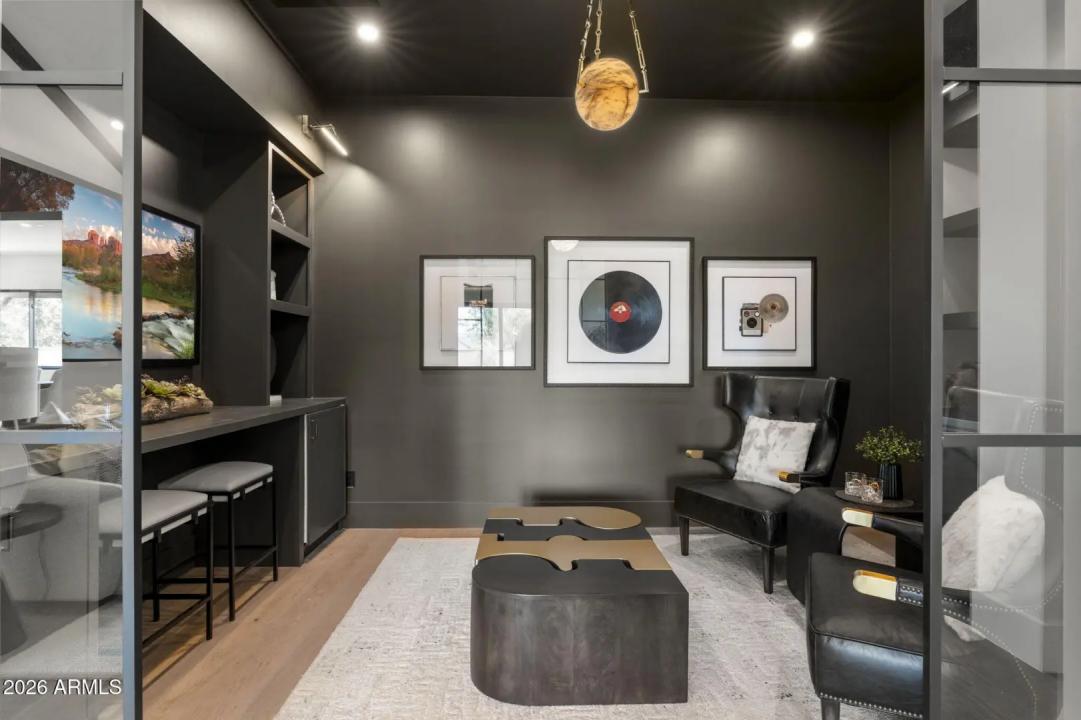 Real Estate Picture 15