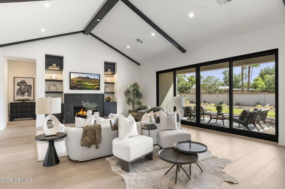 Real Estate Picture 10