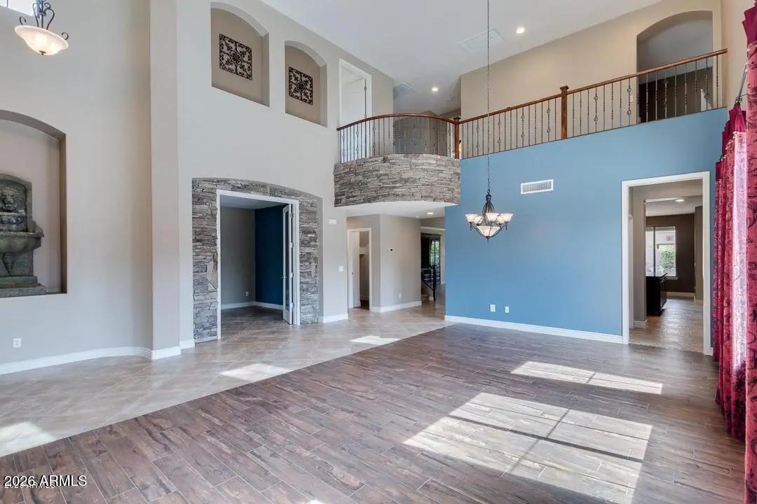Real Estate Picture 4