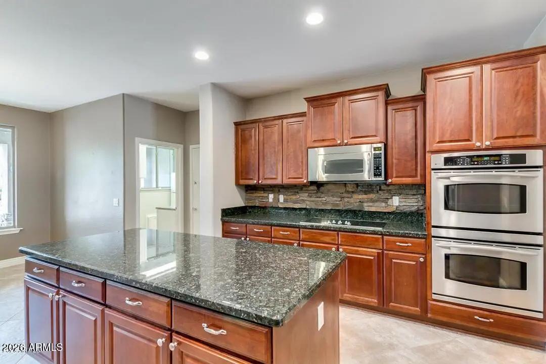 Real Estate Picture 11