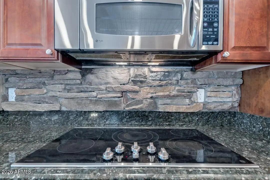 Real Estate Picture 14
