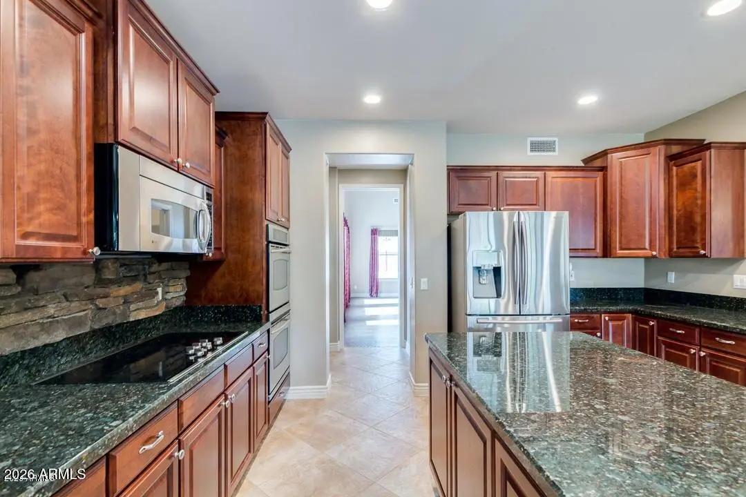Real Estate Picture 15