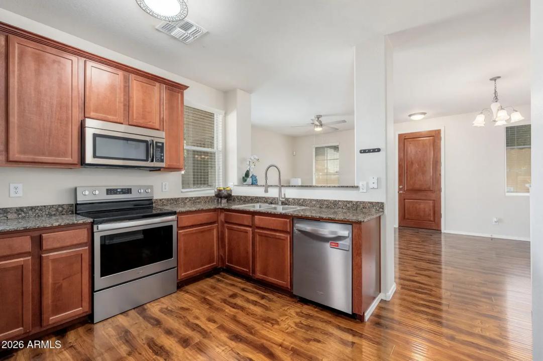 Real Estate Picture 6