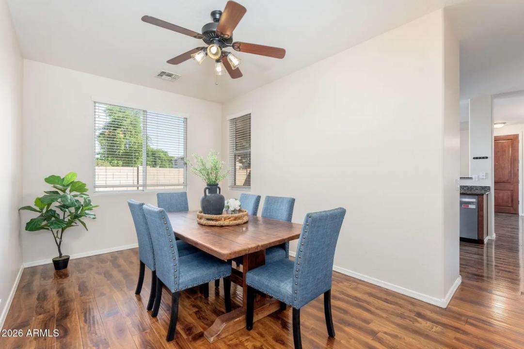 Real Estate Picture 7