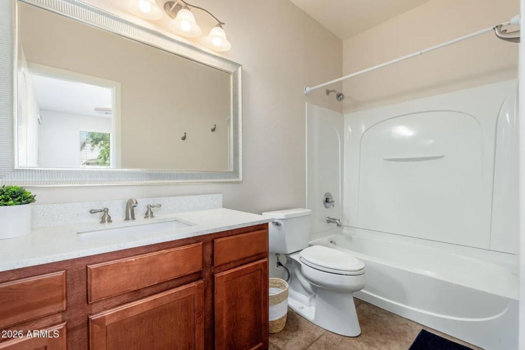Real Estate Picture 8