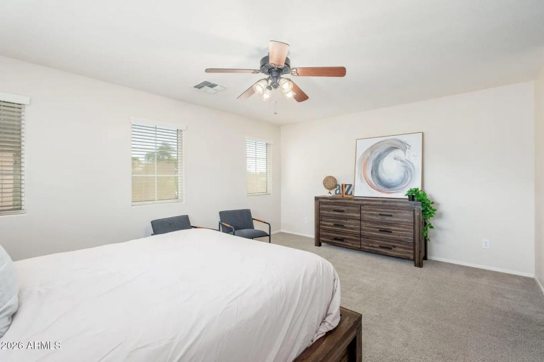 Real Estate Picture 11