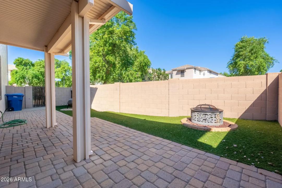 Real Estate Picture 22