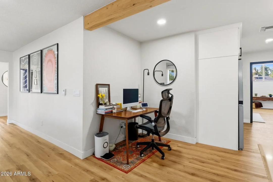 Real Estate Picture 8
