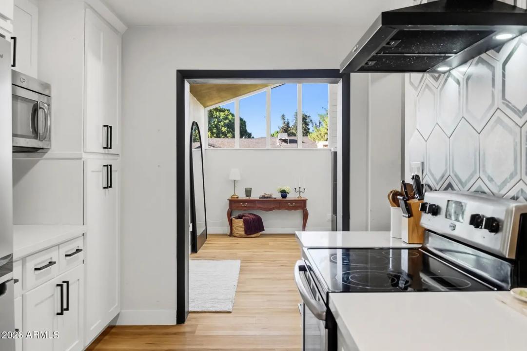 Real Estate Picture 17