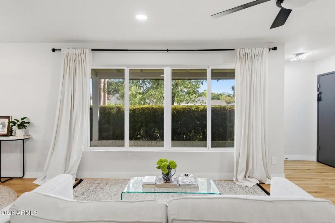 Real Estate Picture 7